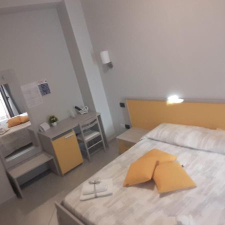Affittacamere Borgata Marina Roseto Capo Spulico Exterior foto