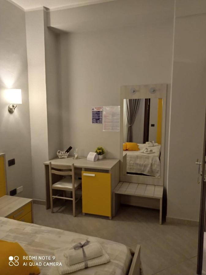 Affittacamere Borgata Marina Roseto Capo Spulico Exterior foto
